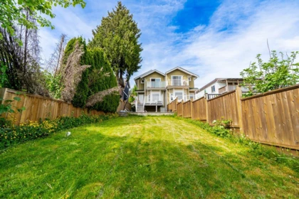 Front Yard Photo of 1124 Rochester Avenue, Coquitlam, BC