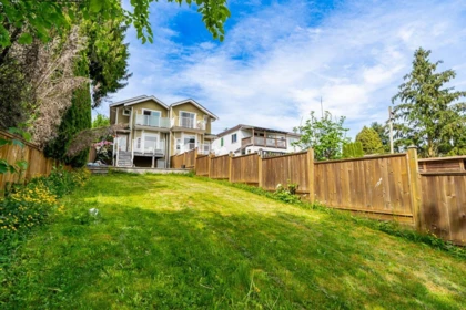 Garden / Landscaping Photo of 1124 Rochester Avenue, Coquitlam, BC