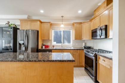 Kitchen Island Photo of 1124 Rochester Avenue, Coquitlam, BC