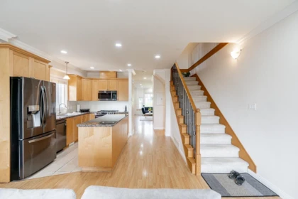 Mudroom Photo of 1124 Rochester Avenue, Coquitlam, BC