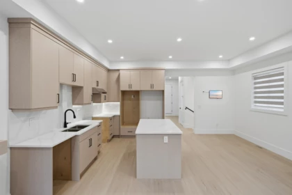 Breakfast Nook Photo of 1 12863 Marine Drive, Surrey, BC