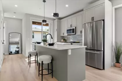 Kitchen Island Photo of 5 46106 Riverside Drive, Chilliwack, BC
