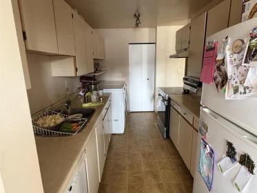 Kitchen Photo of 407 13963 72 Avenue, Surrey, BC