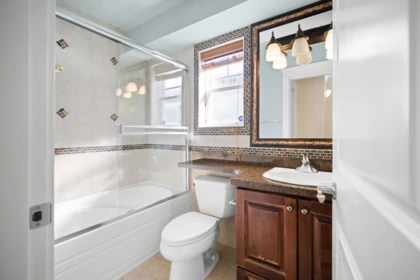 Hallway Photo of 2412 St. Catherines Street, Vancouver, BC