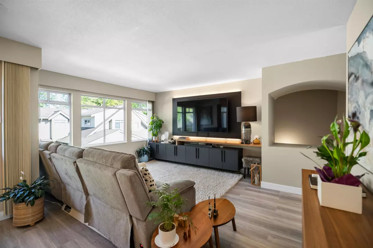 Dining Area Photo of 43 10238 155a Street, Surrey, BC