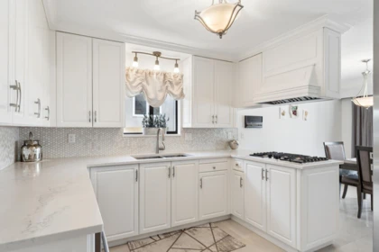 Breakfast Nook Photo of 2581 E 3rd Avenue, Vancouver, BC