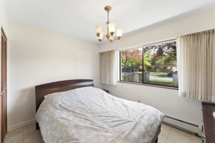 Hot Tub / Spa Photo of 2581 E 3rd Avenue, Vancouver, BC