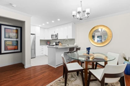 Kitchen Island Photo of 105 1125 Gilford Street, Vancouver, BC