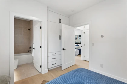 Basement Recreation Room Photo of 1 2258 Napier Street, Vancouver, BC