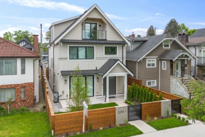 1 2258 Napier Street, Vancouver, BC, Vancouver — Half Duplex for sale