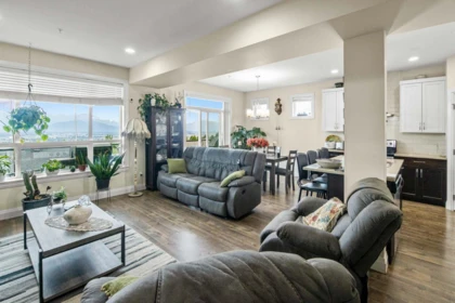 Kitchen Island Photo of 38 47042 Macfarlane Place, Chilliwack, BC