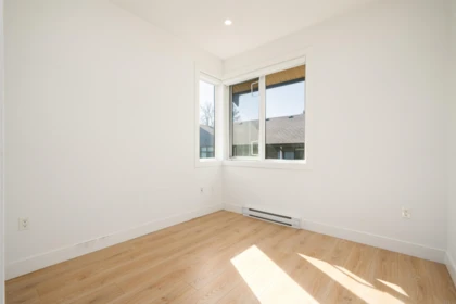 Hallway Photo of 210 7131 17th Avenue, Burnaby, BC