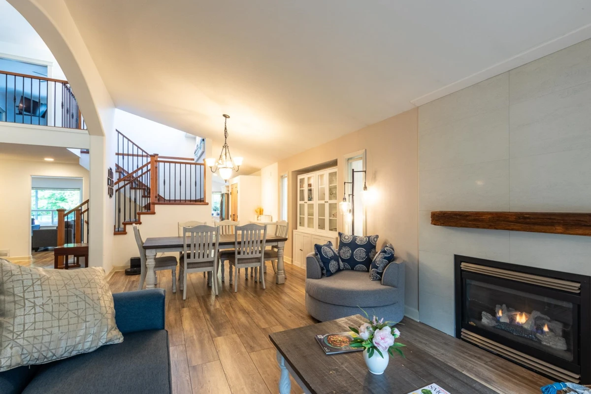 Dining Area Photo of 10471 Slatford Street, Maple Ridge, BC