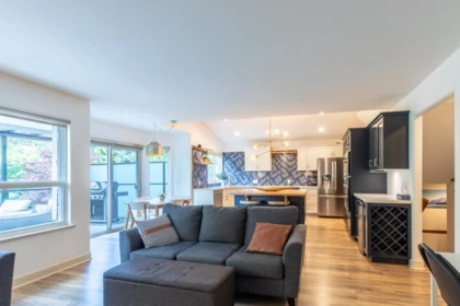 Breakfast Nook Photo of 10471 Slatford Street, Maple Ridge, BC