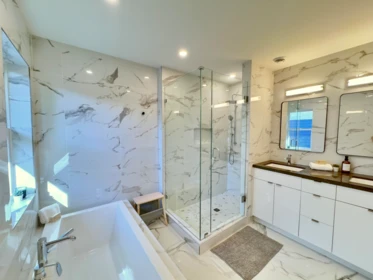 Entry Foyer Photo of 1372 E 10th Avenue, Vancouver, BC
