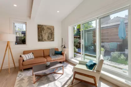 1372 E 10th Avenue, Vancouver, BC, Vancouver — Half Duplex for sale
