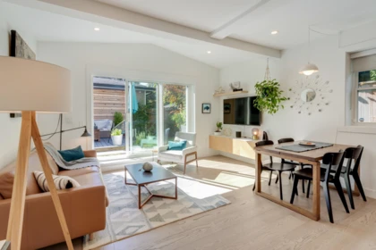 1372 E 10th Avenue, Vancouver, BC, Vancouver — Half Duplex for sale