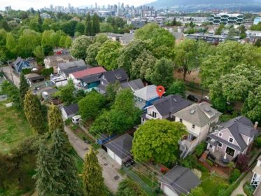 Outdoor Kitchen Photo of 1372 E 10th Avenue, Vancouver, BC