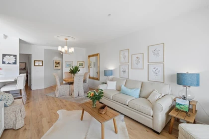 202 3151 Connaught Crescent, North Vancouver, BC, North Vancouver — Apartment/Condo for sale
