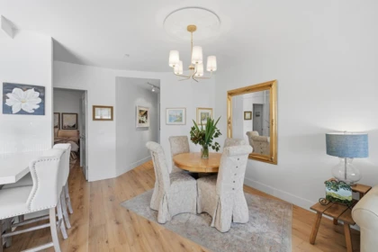 Kitchen Island Photo of 202 3151 Connaught Crescent, North Vancouver, BC