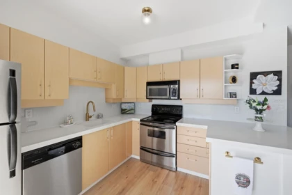 Primary Bedroom Photo of 202 3151 Connaught Crescent, North Vancouver, BC