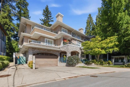 Staircase Photo of 202 3151 Connaught Crescent, North Vancouver, BC