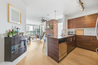 Kitchen Island Photo of 1007 833 Agnes Street, New Westminster, BC