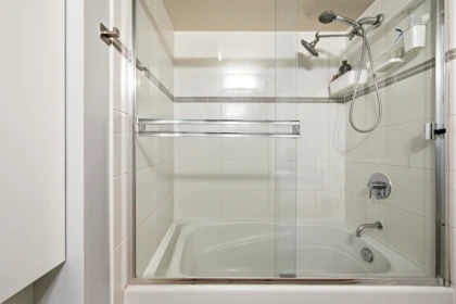Powder Room Photo of 1007 833 Agnes Street, New Westminster, BC