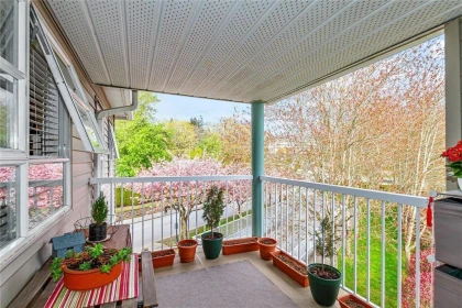 Breakfast Nook Photo of 313 9763 140 Street, Surrey, BC
