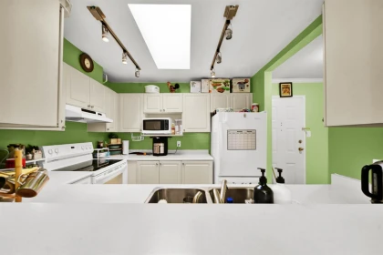 Kitchen Photo of 313 9763 140 Street, Surrey, BC