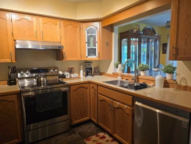 Kitchen Island Photo of 3 32165 7th Avenue, Mission, BC