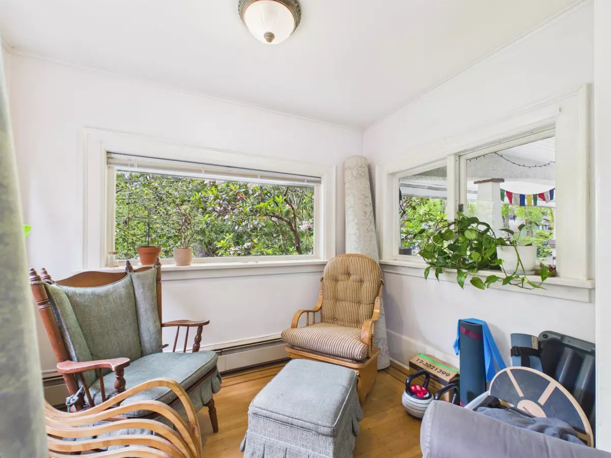 Dining Area Photo of 4370 Osler Street, Vancouver, BC