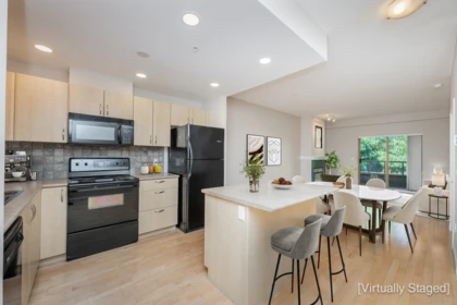 418 285 Newport Drive, Port Moody, BC, Port Moody — Apartment/Condo for sale