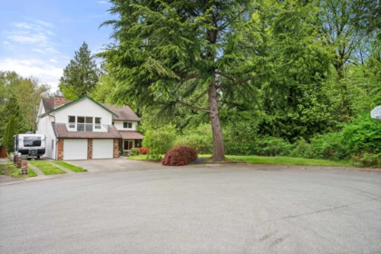 Fitness Center Photo Near 20533 TELEGRAPH TRAIL, Langley BC V1M 1A7