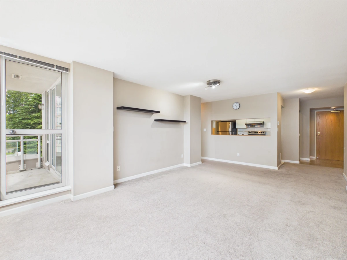 Living Room Photo of 402 9633 Manchester Drive, Burnaby, BC