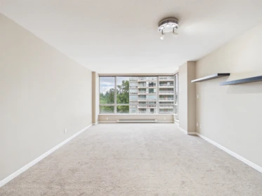 Kitchen Island Photo of 402 9633 Manchester Drive, Burnaby, BC