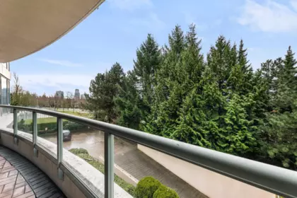 Garden / Landscaping Photo of 306 6622 Southoaks Crescent, Burnaby, BC