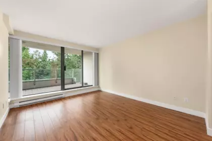 Mudroom Photo of 306 6622 Southoaks Crescent, Burnaby, BC