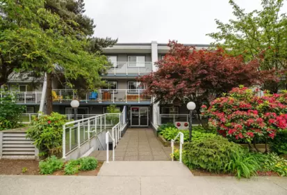 Hallway Photo of 112 550 Royal Avenue, New Westminster, BC