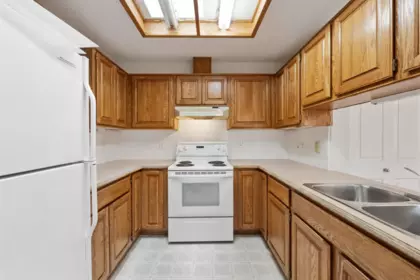Kitchen Photo of 108 9715 148a Street, Surrey, BC