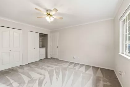 Laundry Room Photo of 108 9715 148a Street, Surrey, BC