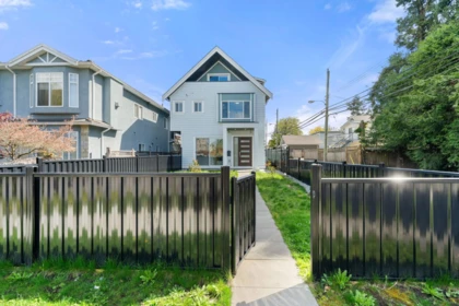 Front Yard Photo of 6692 Nanaimo Street, Vancouver, BC