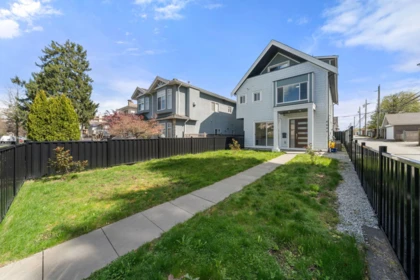 Garden / Landscaping Photo of 6692 Nanaimo Street, Vancouver, BC