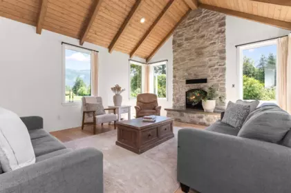 Breakfast Nook Photo of 5249 Kamp Road, Agassiz, BC
