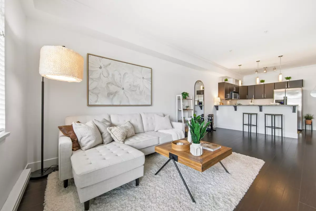 Living Room Photo of 216 2632 Pauline Street, Abbotsford, BC