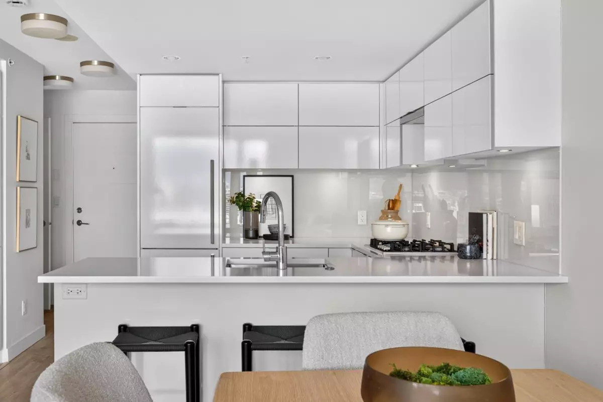 Living Room Photo of 707 238 W Broadway, Vancouver, BC