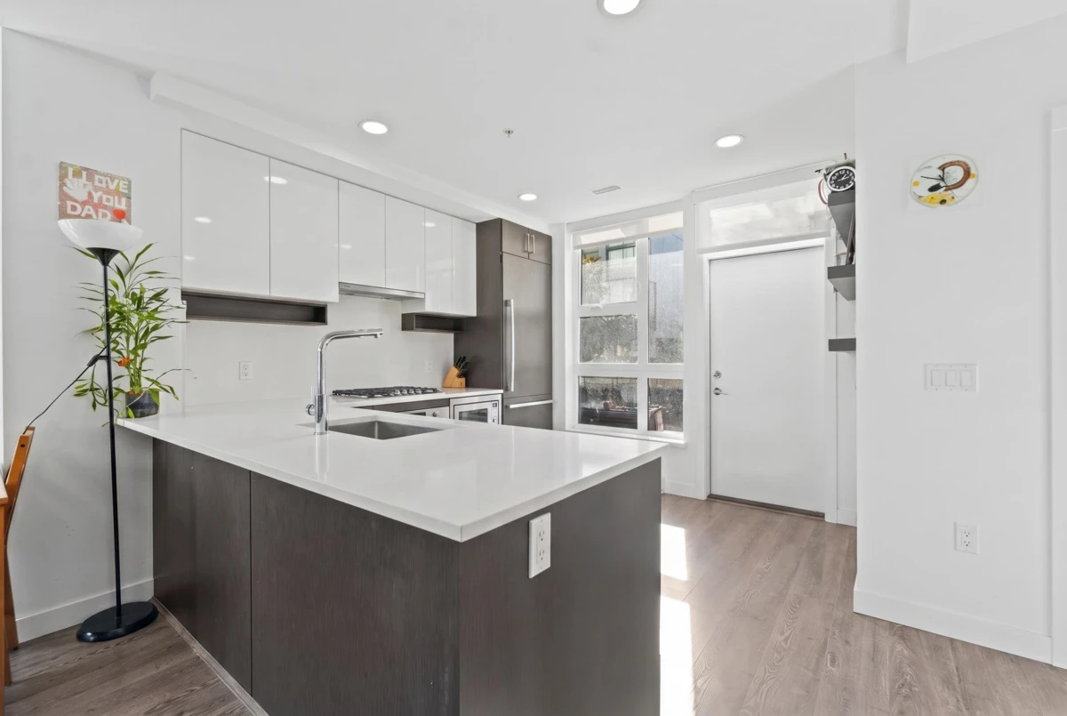 Family Room Photo of 190 W 63rd Avenue, Vancouver, BC