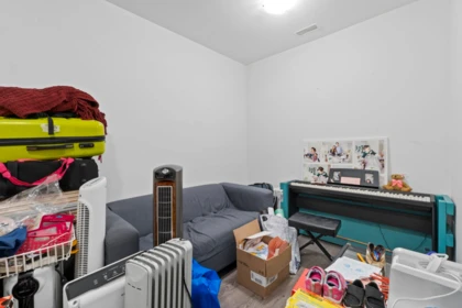 Basement Recreation Room Photo of 190 W 63rd Avenue, Vancouver, BC