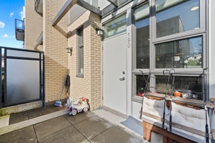 Hallway Photo of 190 W 63rd Avenue, Vancouver, BC