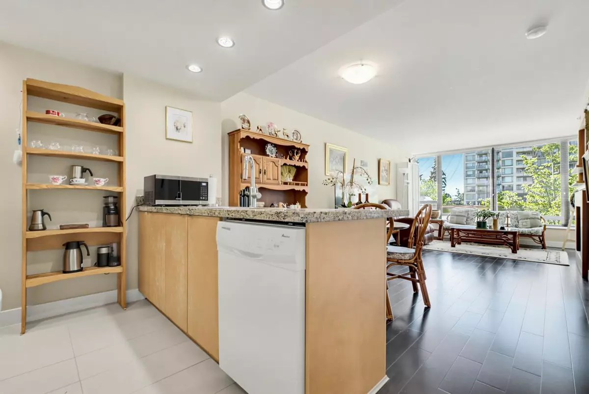 Dining Area Photo of 609 9180 Hemlock Drive, Richmond, BC